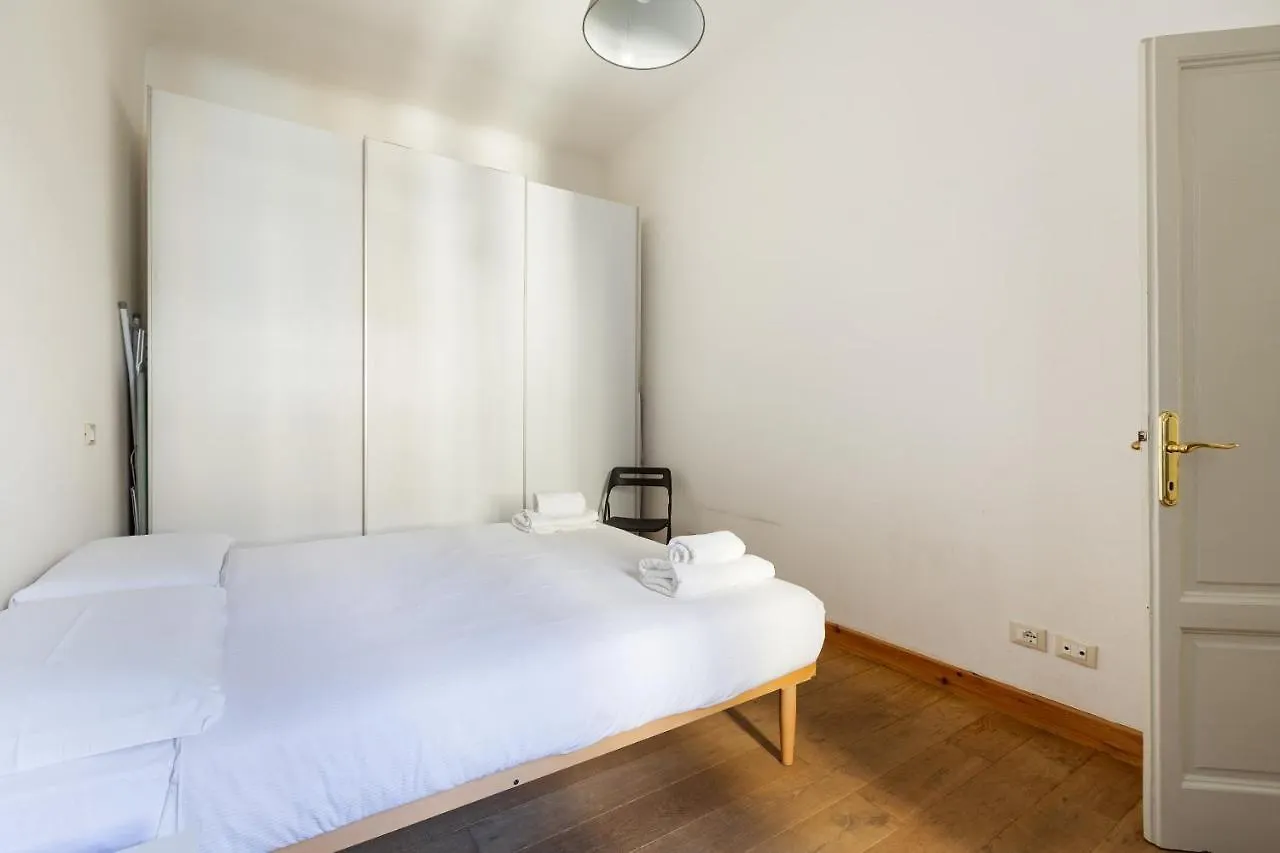 Milan Comfy Apt - Calvairate District Apartment