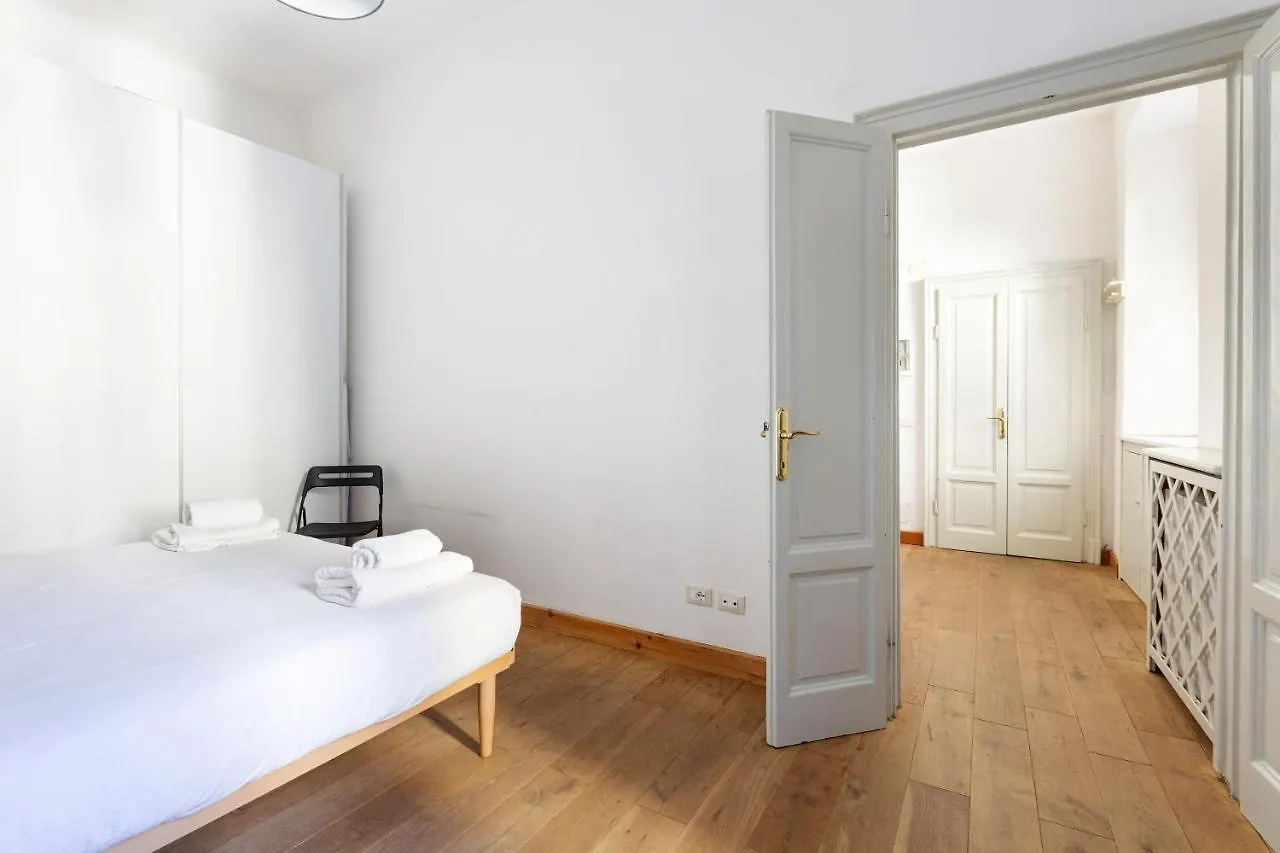 Milan Comfy Apt - Calvairate District Apartment 0*,